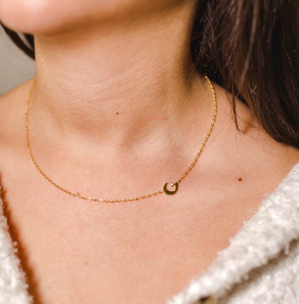 Personalized side arabic letter necklace